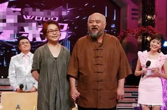 事业上顺风顺水的李琦感情道路上也美满异常,他和妻子高丽相知相恋于