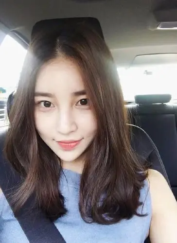 发量多的女生适合哪些发型呢?