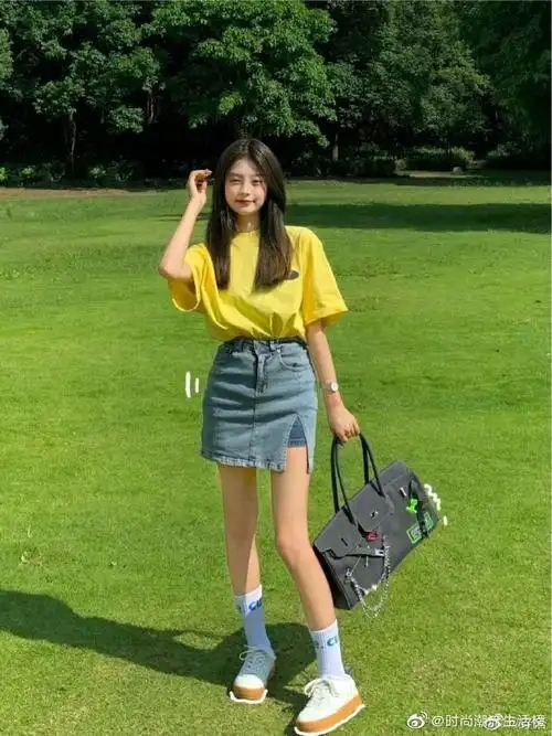 时尚超话#穿搭技巧#甜美女孩的学生气息穿搭,青春的样子.