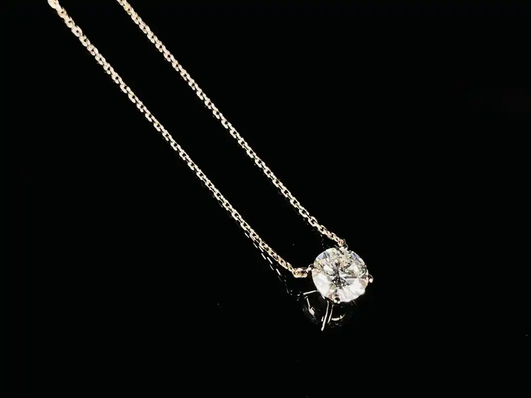 卡地亚1克拉18k金单钻项链经典又百搭.大牌的款式真的是既经 - 抖音