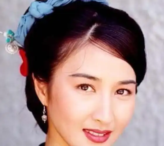 年轻时的关咏荷有多美十几年前的照片说明一切网友颜值暴击