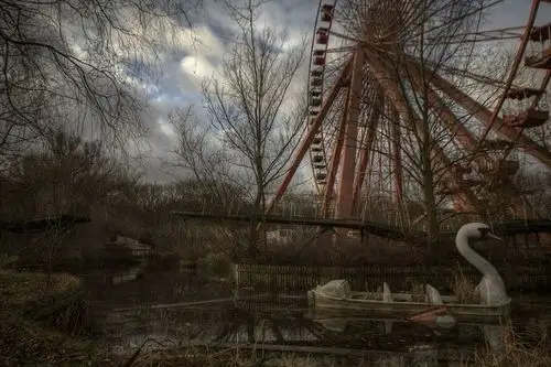 一个被废弃的游乐场.