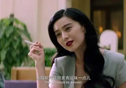 李嘉欣早年在港片里拍摄的抽烟的戏,看了真的觉得画面特别的美,李嘉欣