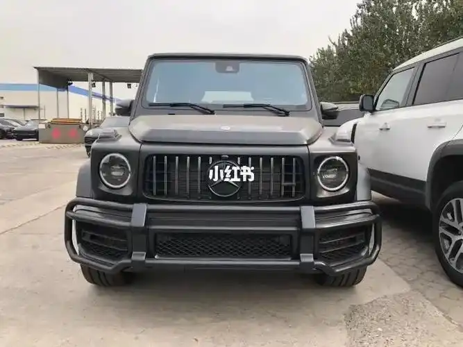 奔驰g63磨砂黑红满配21年11月320w