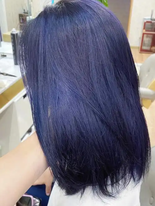 蓝黑色 #不要漂的发色 #染发 #发型设计 #显白的发色 #微潮色 #发色