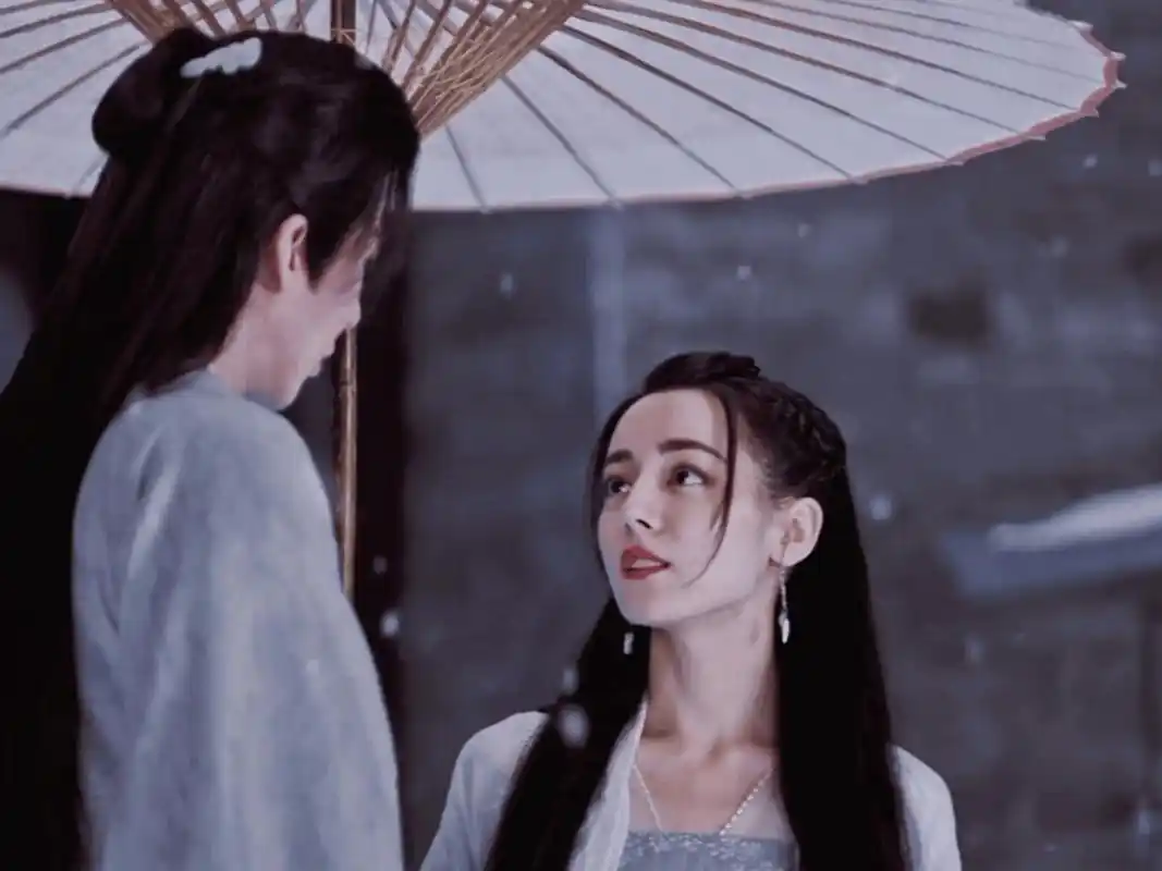 迪丽热巴,刘宇宁的身高差,这个画面好唯美,很意境