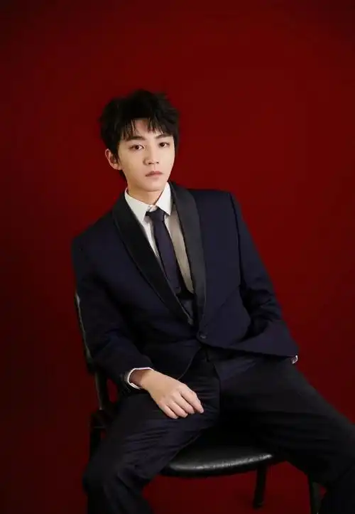 王俊凯:从少年偶像到全能艺人,他究竟是如何完成华丽蜕变的?