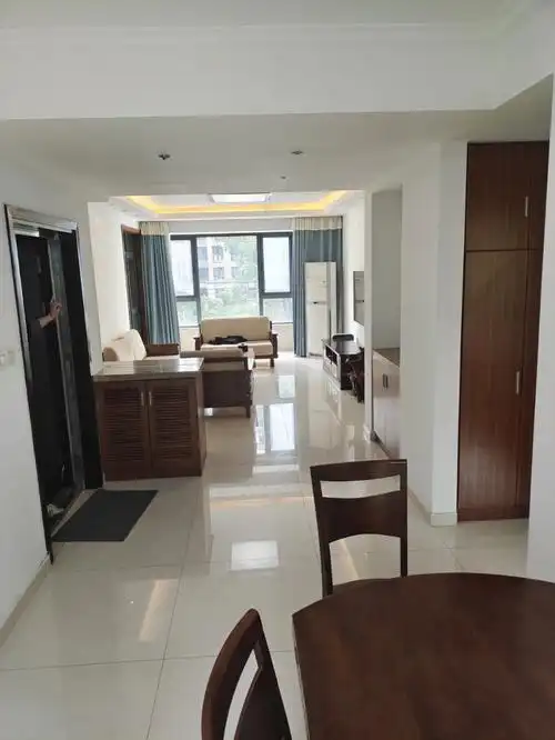 倾城之恋三室一厅