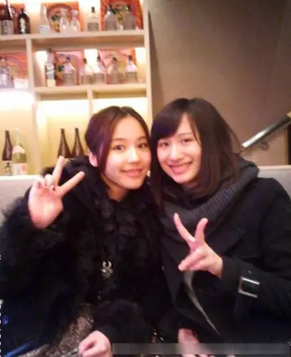 马景涛一家五口晒温馨 继母吴佳妮与马世媛关系似闺蜜