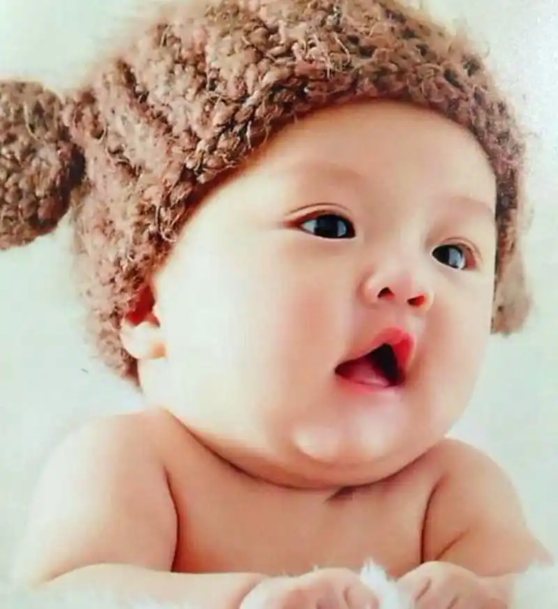 9位明星宝宝的婴儿照:太难猜了,特别是第五个,不信你试试!