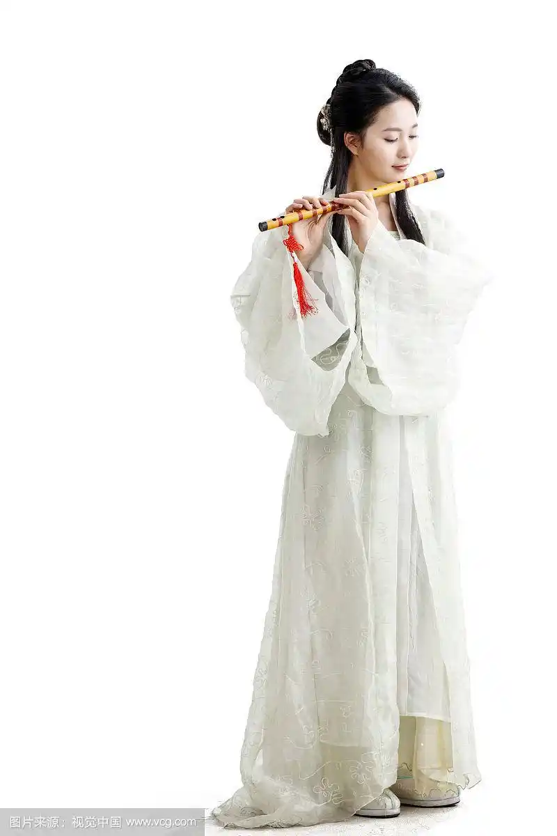 古典美女吹笛子