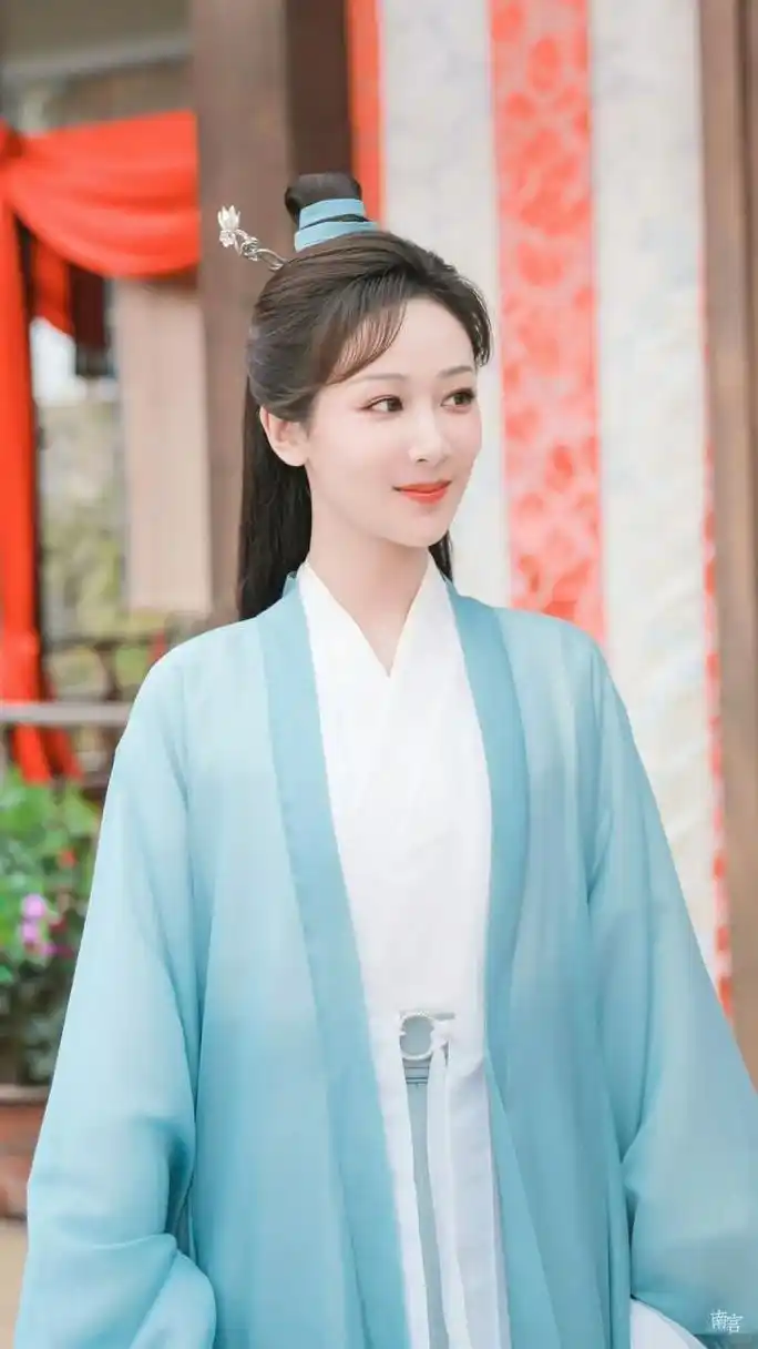 颜淡《沉香如屑》六色纱裙造型   在古装剧《沉香如屑》中,杨紫饰演的