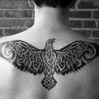 黑色背影纹身头像男