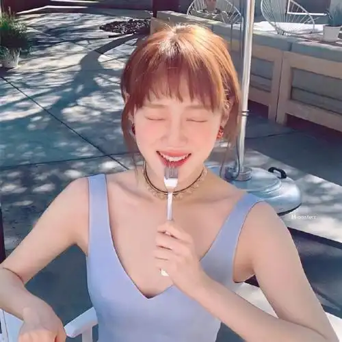 李圣经 没人觉得这姐很可怕吗!身材皮肤真的绝了!完美女人!