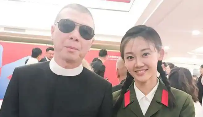 苗苗个人资料简介冯女苗苗因什么被冯小刚看中