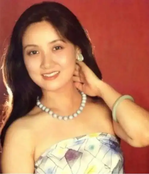 罗秀春个人资料和照片 – 抖音库