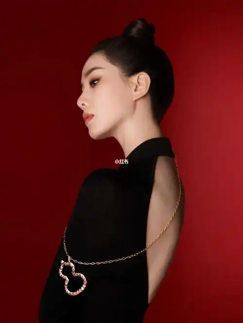 qeelin wulu18 代言人刘诗诗最新广告画面7815