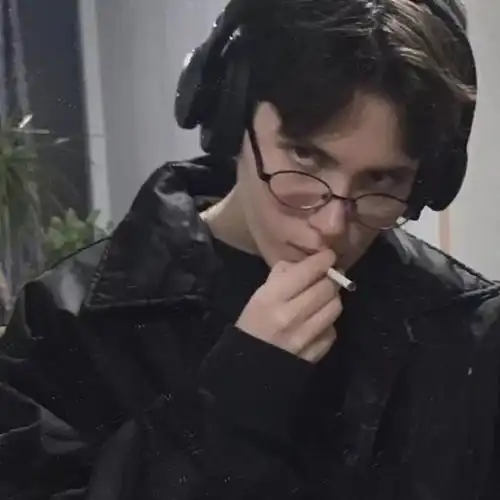 小众风格男生头像