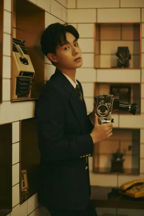 胡一天帅气有型西装写真图片