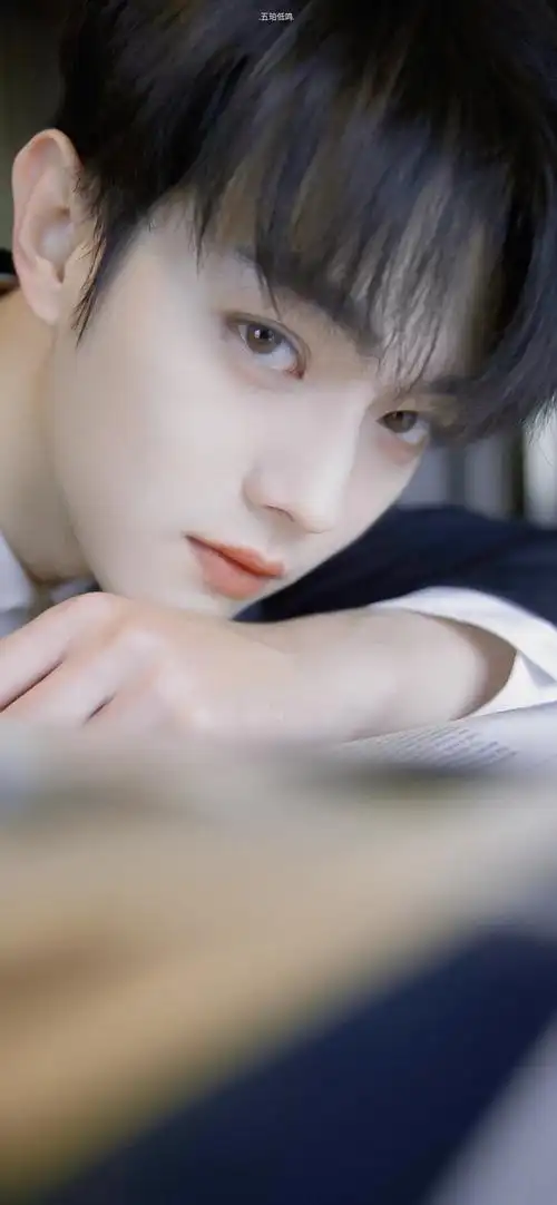许凯cr. 五珀低鸣 - 堆糖,美图壁纸兴趣社区