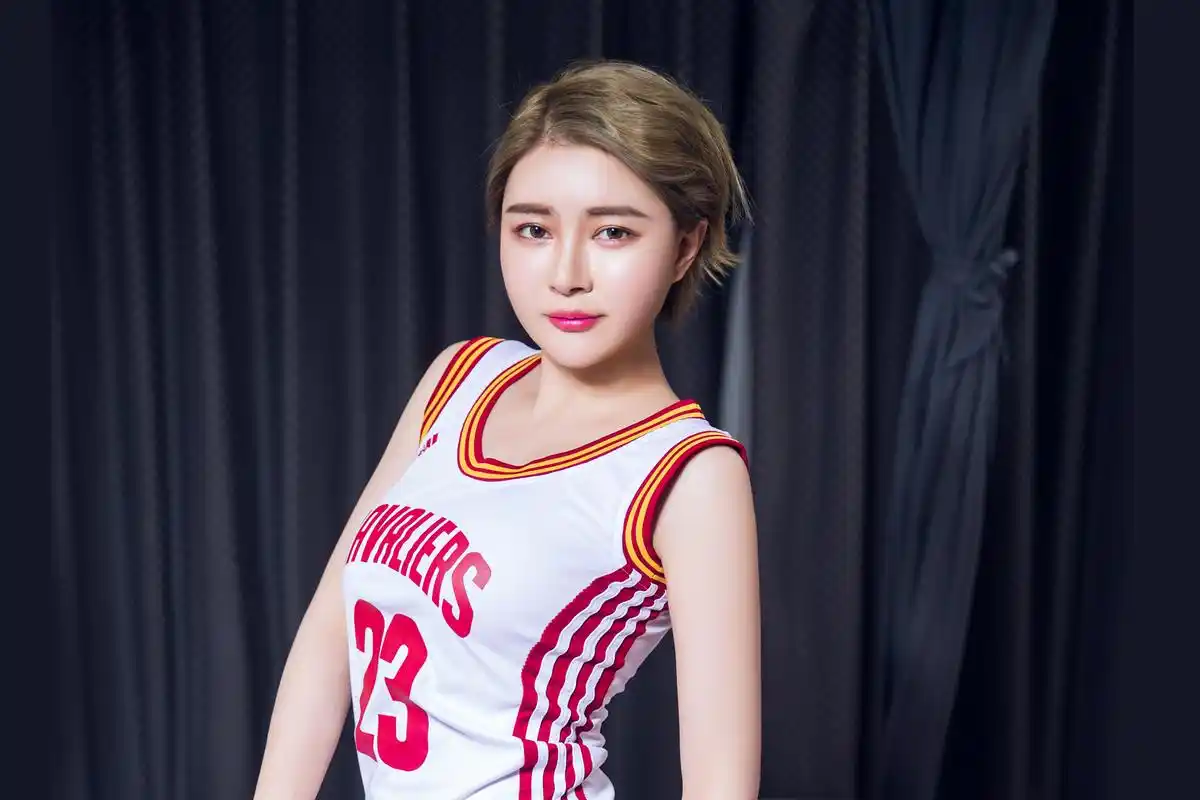 性感好身材篮球宝贝高清图片桌面壁纸