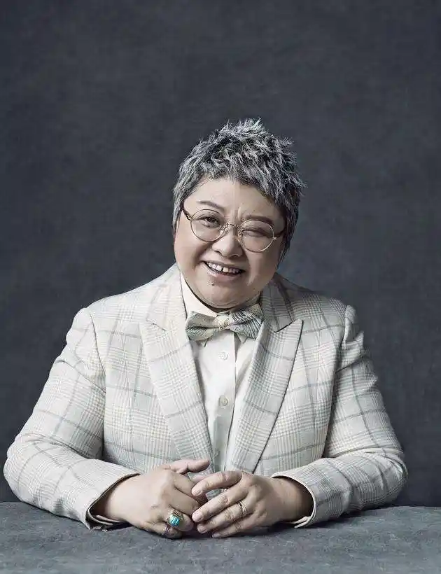 韩红,1971年9月26日出生于西藏自治区,创作型的歌手