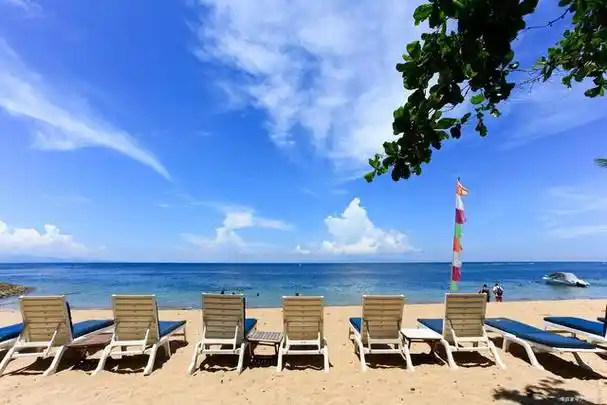 去海边旅游:适合穿什么衣服,去哪里好玩?