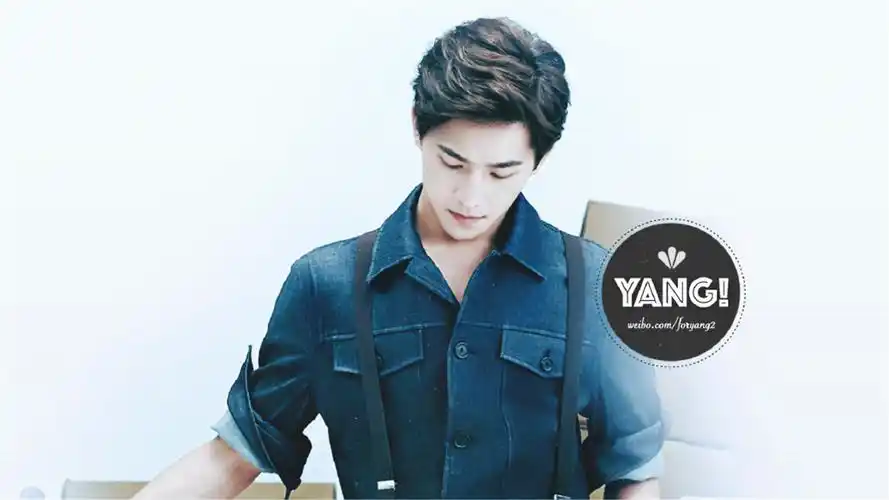 杨洋最新芭莎男士复古优雅俏皮范写真电脑桌面壁纸下载5