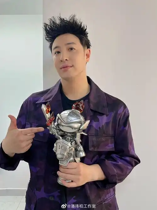 潘玮柏超话97#潘玮柏披荆斩棘#是一次特别的旅程,是一场热爱的延续