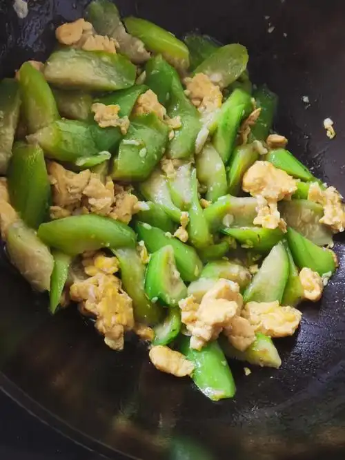 立秋吃丝瓜第一次炒成功以前炒丝瓜发黑