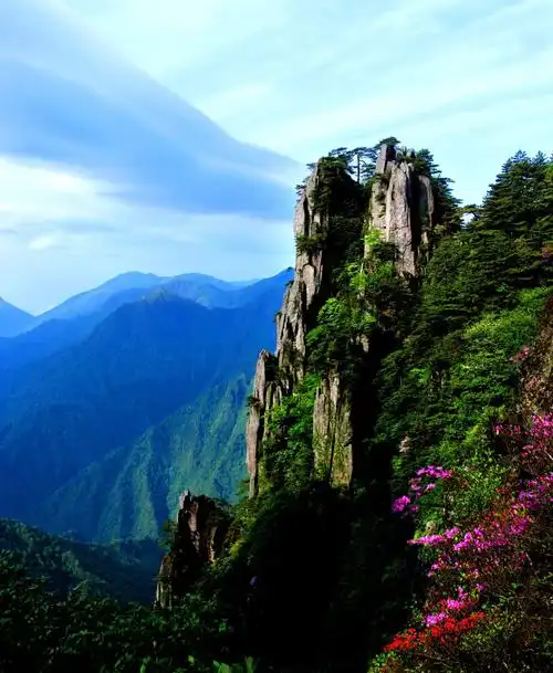 易学风水名家李亮德莅临禅宗文化繁衍地月亮之都宜春明月山