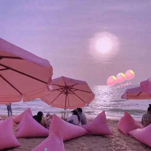 粉色沙滩你是否也想来一场说走就走的旅行呢