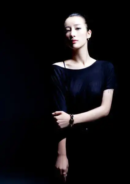 李舒桐表现亮眼,被称赞是偶像实力兼具的女明星