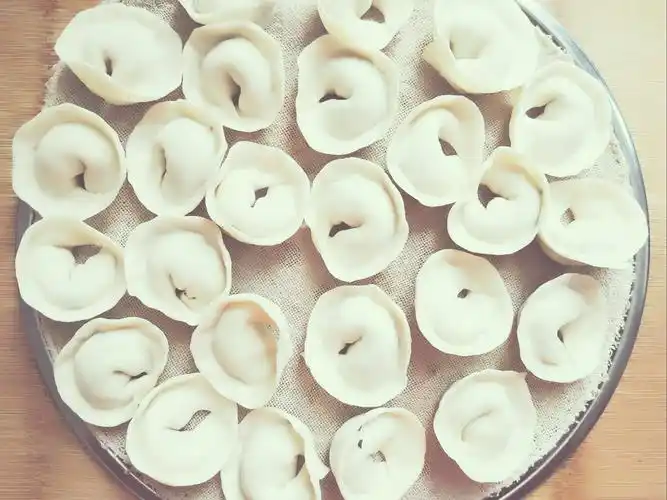 包的元宝饺子,不错吧