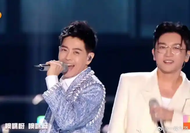 苏有朋林志颖合唱快乐至上