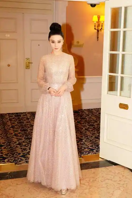 原创微胖的范冰冰到底是怎么穿衣显瘦的get她这几招显瘦10斤