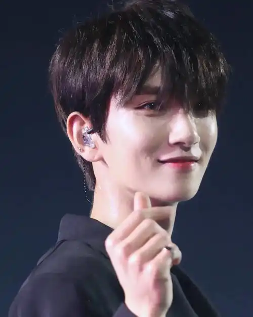 seventeen洪知秀joshua79教堂哥哥