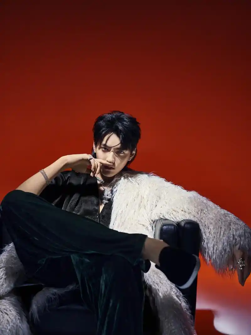 吴亦凡帅气邪魅写真图片