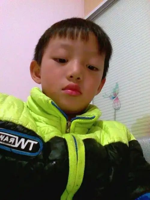 追答: 你怎么联系,我有点喜欢你 追问: 你的照片呢?