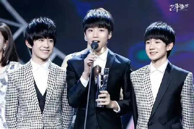 tfboys三人同行##拾阶而上,壹生忆事