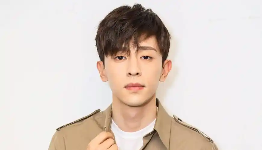 这5位男演员告诉你,眼睛小一样可以帅气逼人_气质_张译_邓伦