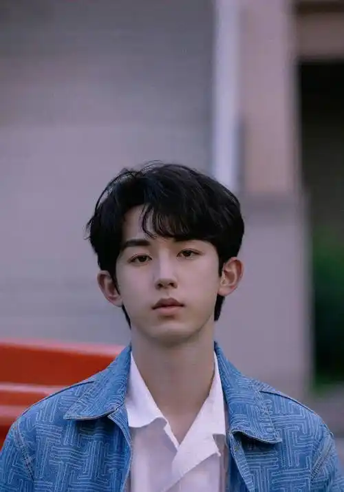 原创郭俊辰随手拍大片释出少年感满满正好他的少年派2也要播出