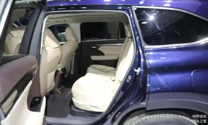 丰田汉兰达全新内饰,豪华座椅与先进车机系统