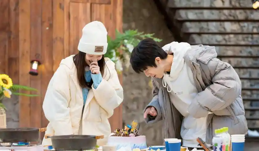 《怦然心动20岁2》新女嘉宾刚要亮相,一对cp线下已经官宣在一起_毛龙