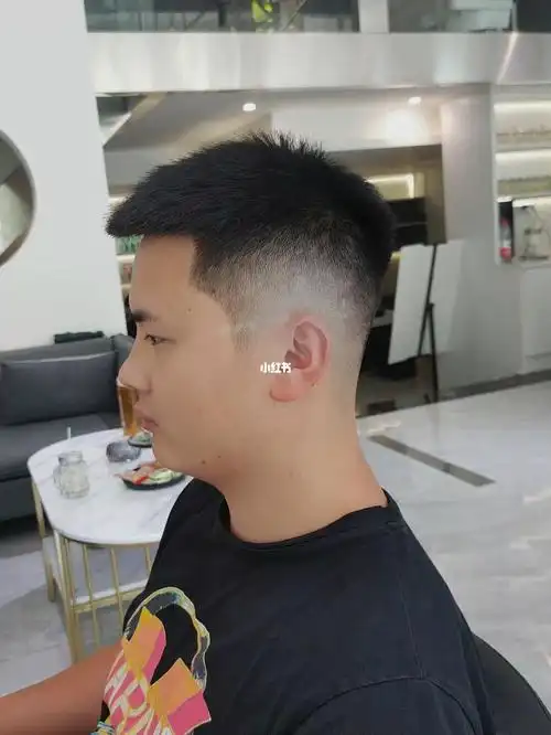 男士渐变发型_发型_男士发型_短发_修饰脸型_男士渐变发型_潮流_潮流