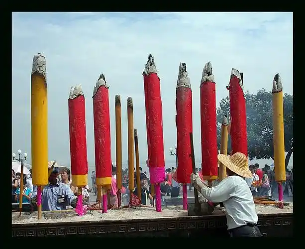 当然了,高香代表了老百姓的一个朴素美好的愿望,也