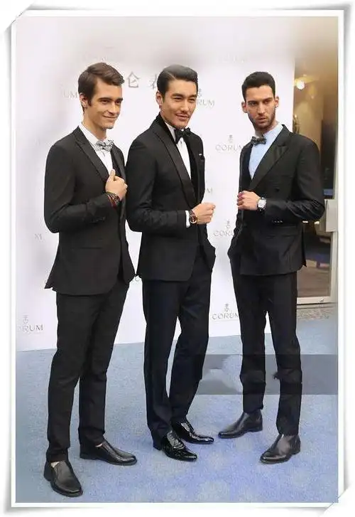 《猎场》剧组齐亮相,胡兵气场碾压胡歌?