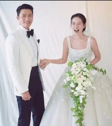 原创发福利了孙艺珍玄彬婚纱照曝光纪念婚姻两周年