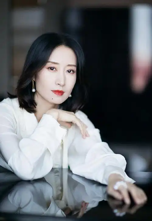 但到了和别家老总针锋相对或是话中有话鞭策下属时,刘敏涛的眼神就