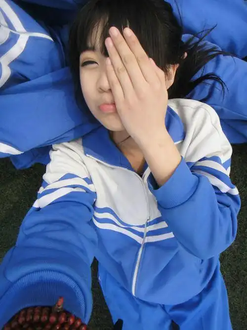 初中生女生照片多张